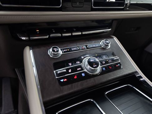 Used 2021 Lincoln Aviator Reserve w/ Equipment Group 202A AWD/4WD image 22
