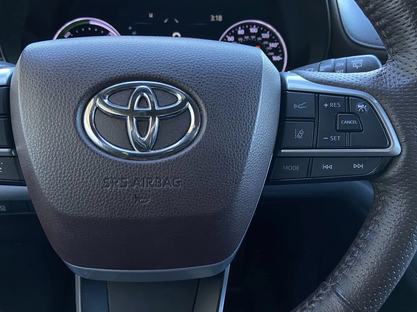Used 2022 Toyota Sienna Platinum AWD/4WD image 16
