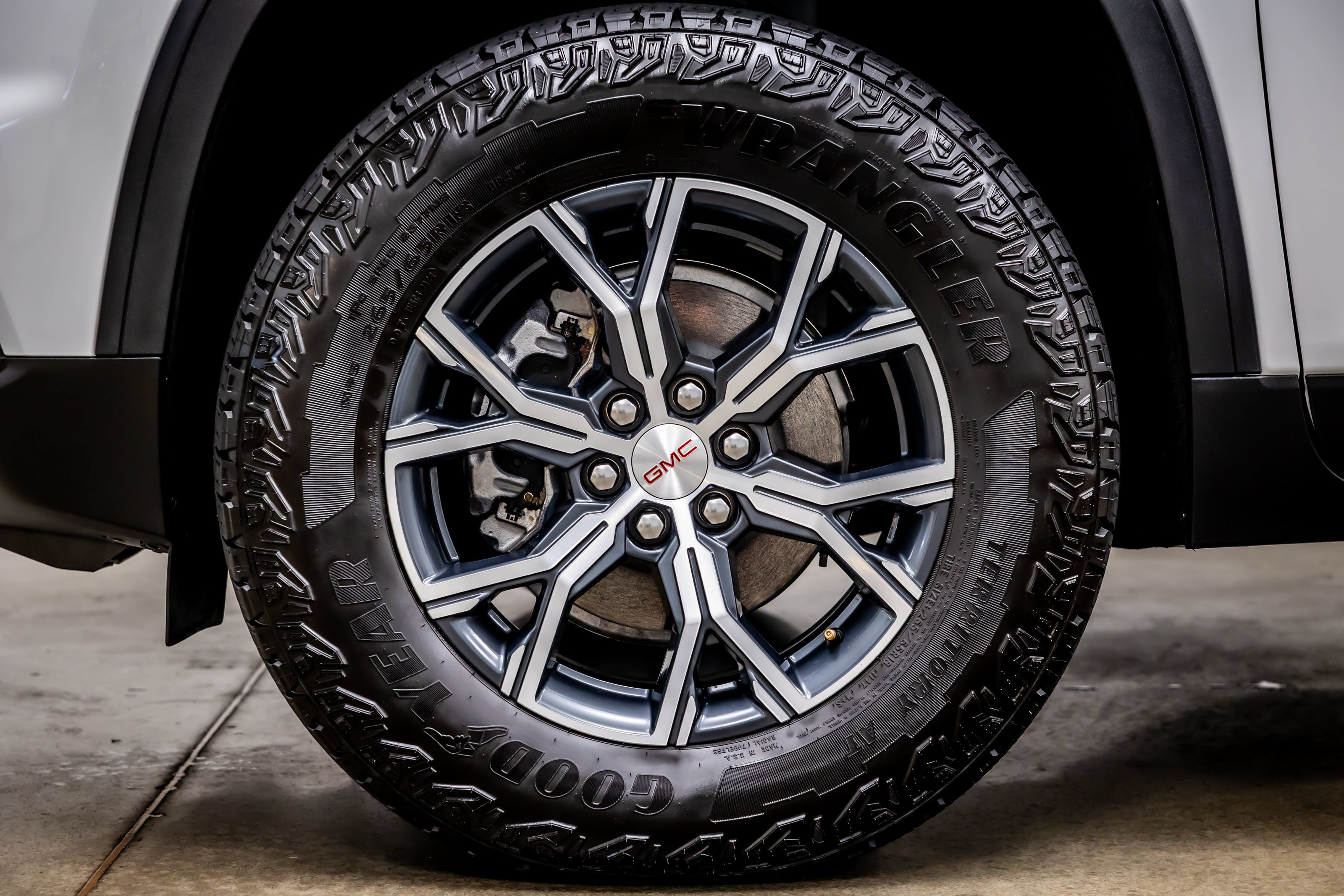 Used 2026 GMC Acadia AT4 w/ Luxury Package AWD/4WD image 33