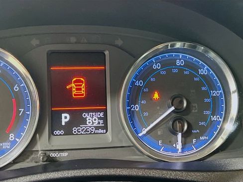 Used 2019 Toyota Corolla LE image 12