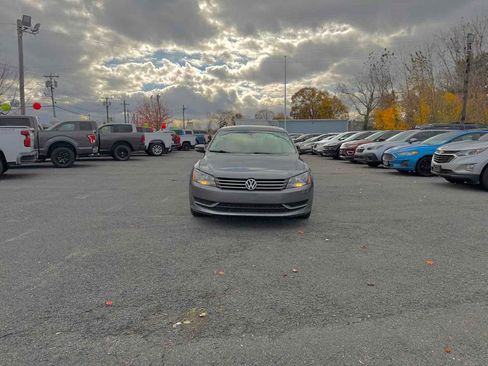 Used 2014 Volkswagen Passat 2.5 SE image 3