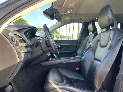 Used 2020 Volvo XC90 T5 Momentum w/ Protection Package Premier image 8