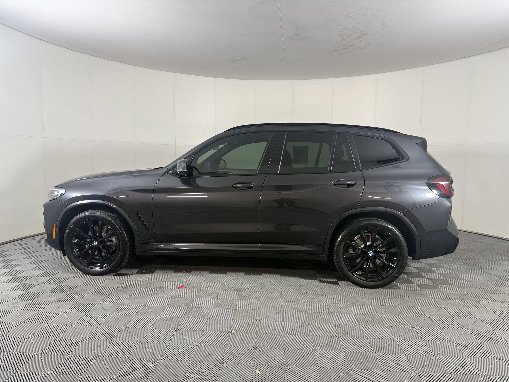 Used 2024 BMW X3 sDrive30i w/ M Sport Package RWD image 2