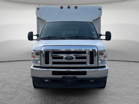 Used 2022 Ford E-350 and Econoline 350 Super Duty w/ Power Windows & Locks Group RWD image 9