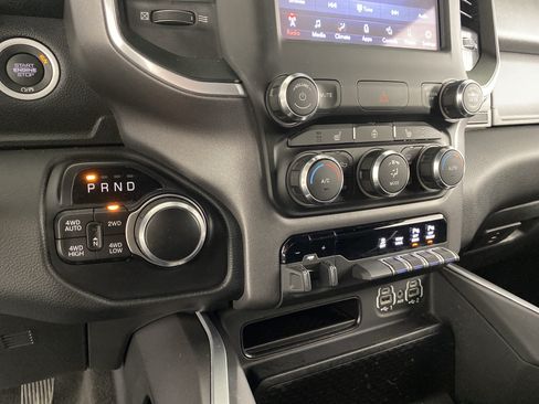 Used 2021 RAM 1500 Big Horn AWD/4WD image 36