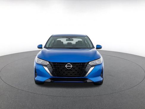 Used 2025 Nissan Sentra SV FWD image 2