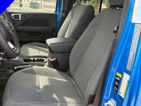 Used 2024 Jeep Wrangler Unlimited Sahara AWD/4WD image 12