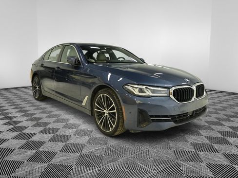 Used 2023 BMW 540i xDrive w/ Premium Package image 7