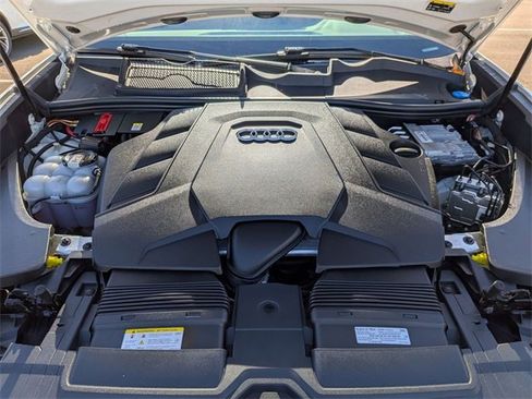 Used 2022 Audi Q8 Premium Plus w/ Premium Plus Package image 33