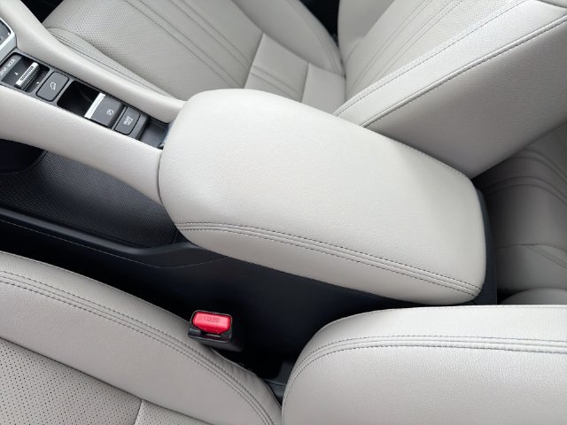 Used 2025 Honda HR-V EX-L image 31