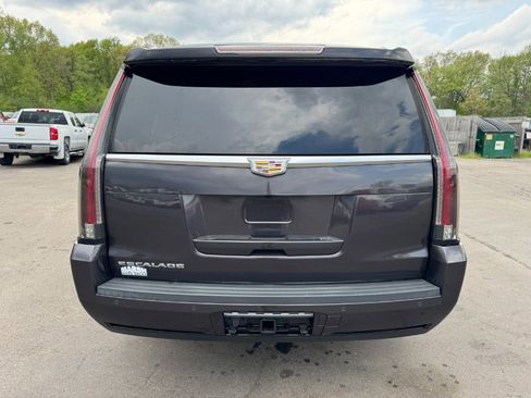 Used 2016 Cadillac Escalade ESV Premium AWD/4WD image 4