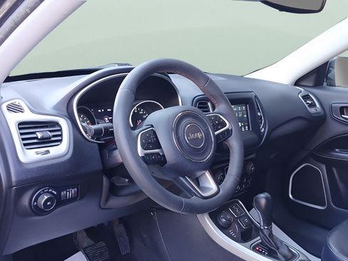 Used 2021 Jeep Compass Latitude AWD/4WD image 13