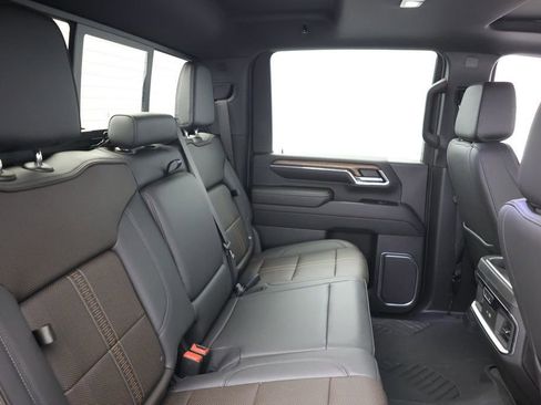 Used 2024 Chevrolet Silverado 2500 High Country w/ High Country Premium Package image 21