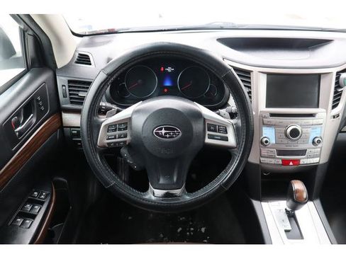 Used 2013 Subaru Outback 3.6R Limited w/ Special Appearance Pkg image 9