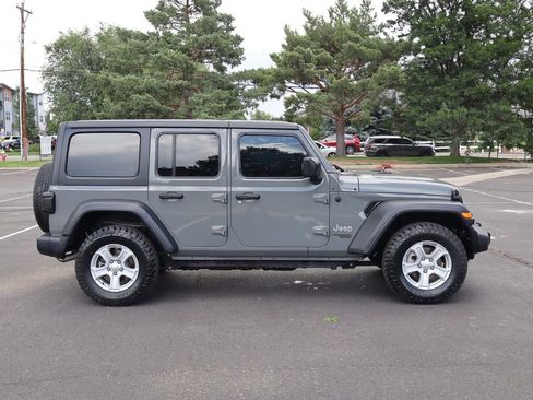 Used 2019 Jeep Wrangler Unlimited Sport S AWD/4WD image 3