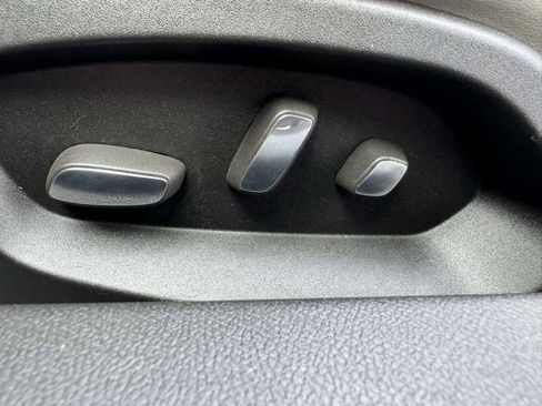 Used 2015 Chevrolet Corvette Stingray Convertible w/ 2LT Preferred Equipment Group image 39