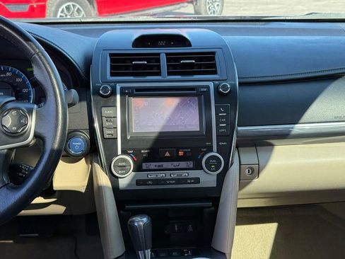 Used 2014 Toyota Camry XLE w/ Leather Package image 13