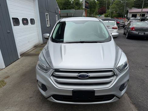 Used 2017 Ford Escape SE AWD/4WD image 2