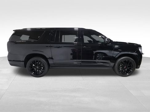 Certified 2023 GMC Yukon XL Denali w/ Advanced Technology Package AWD/4WD image 5