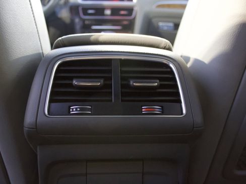 Used 2017 Audi Q5 2.0T Premium Plus w/ Technology Package image 29