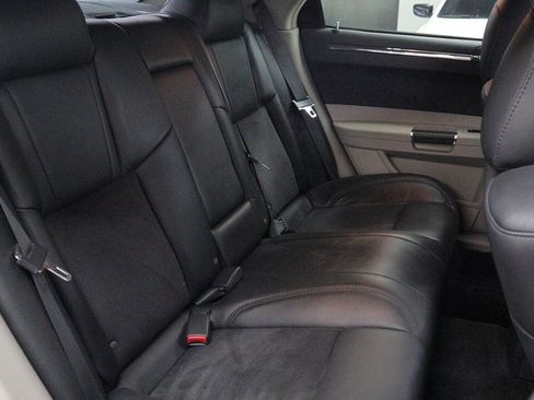 Used 2006 Chrysler 300 SRT8 w/ SRT Option Group II image 20