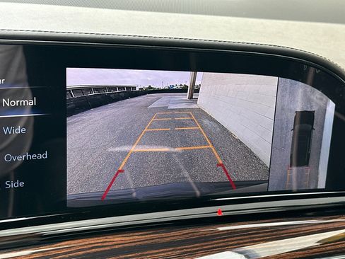 Used 2021 Cadillac Escalade Premium Luxury RWD image 28