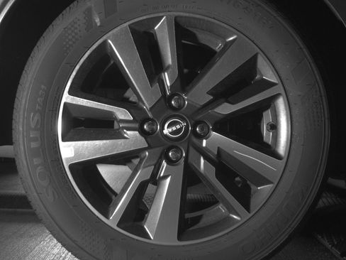 Used 2025 Nissan Versa SV image 15