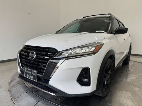 Used 2021 Nissan Kicks SR w/ Exterior Package FWD image 31