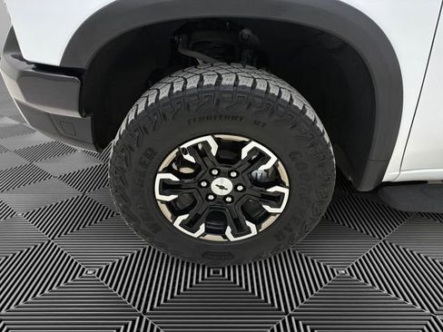 Used 2023 Chevrolet Silverado 1500 ZR2 w/ Technology Package image 9