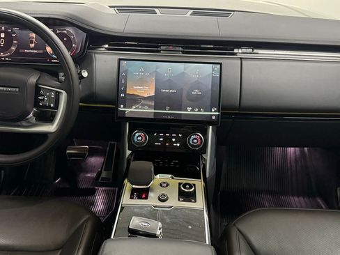 Used 2023 Land Rover Range Rover Long Wheelbase SE AWD/4WD image 8
