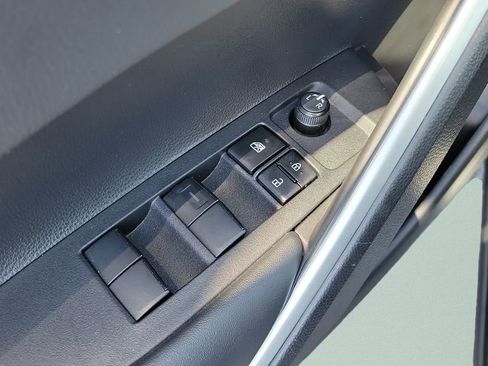 Used 2024 Toyota Corolla Cross XLE w/ Convenience Package image 24