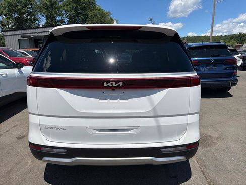 Used 2024 Kia Carnival EX FWD image 7
