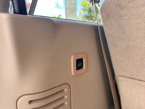 Used 2014 Lincoln Navigator 2WD image 90