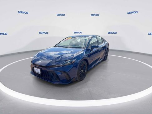 Used 2025 Toyota Camry SE FWD image 4