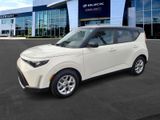 Used 2025 Kia Soul S image 3