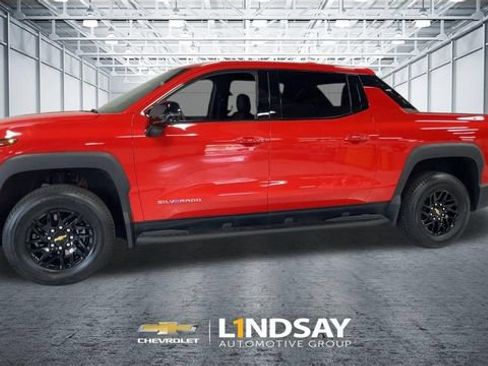 Certified 2025 Chevrolet Silverado EV LT AWD/4WD image 6