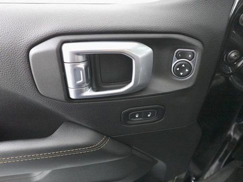 Used 2022 Jeep Wrangler Unlimited Sahara image 8