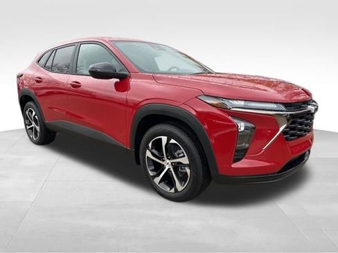 New 2026 Chevrolet Trax RS w/ Sunroof Package image 7