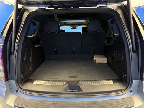 Used 2023 Chevrolet Suburban Z71 w/ Z71 Off-Road Package image 33