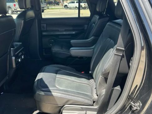Used 2018 Ford Expedition Limited w/ Equipment Group 301A RWD image 5