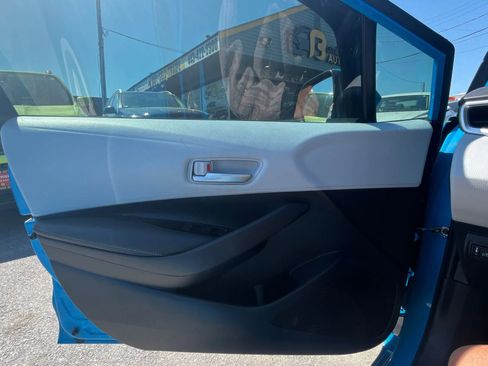 Used 2020 Toyota Corolla SE w/ Carpet Mat Package FWD image 19