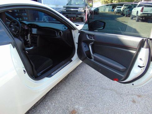 Used 2014 Scion FR-S image 25