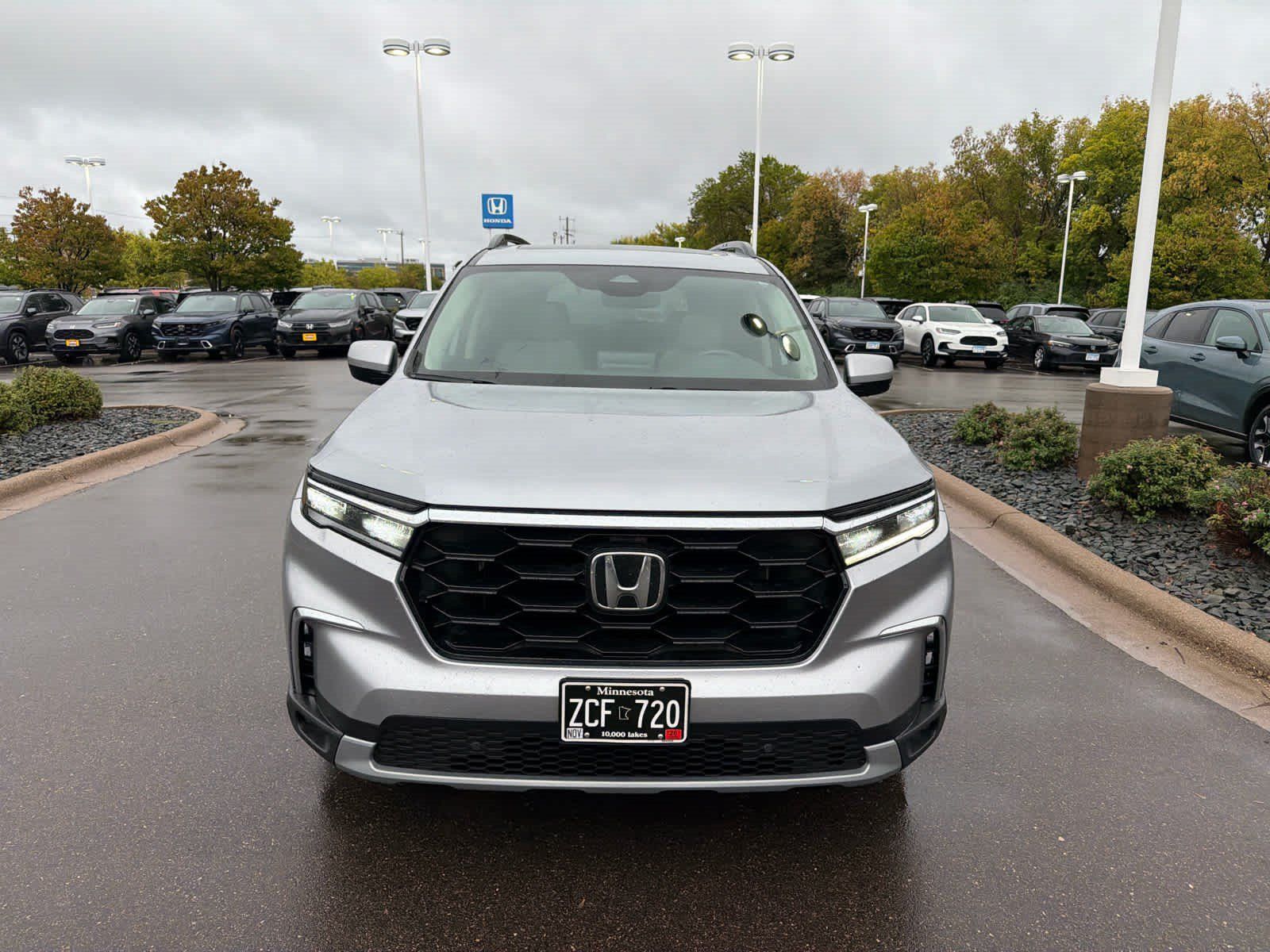 Used 2024 Honda Pilot Touring image 2