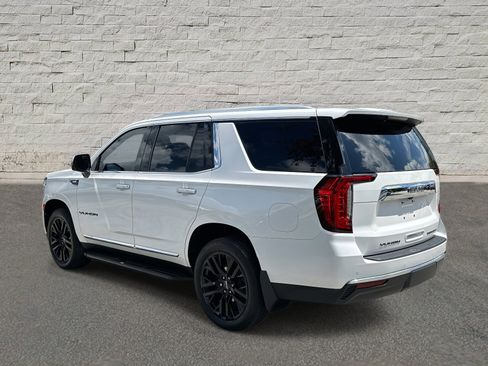 Used 2022 GMC Yukon SLT w/ SLT Premium Package image 3