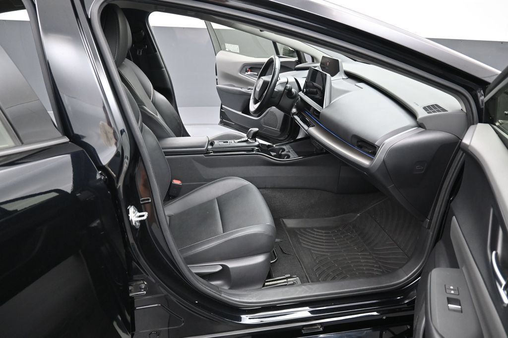 Certified 2024 Toyota Prius XLE FWD image 31