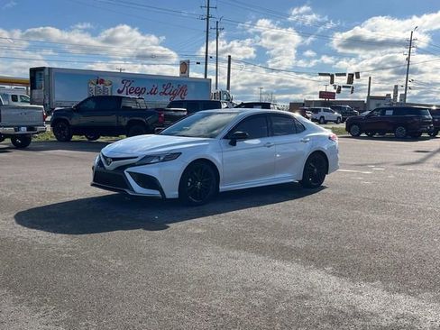 Used 2022 Toyota Camry XSE w/ Navigation Package image 8