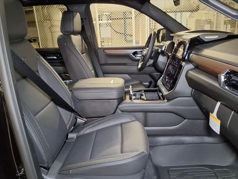 New 2026 GMC Yukon XL Denali w/ Sun & Power Step Package RWD image 6