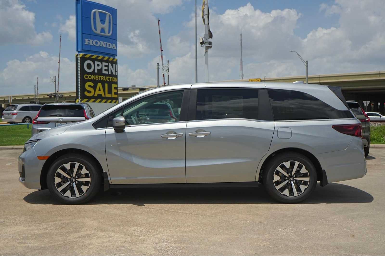 New 2027 Honda Odyssey EX-L image 3