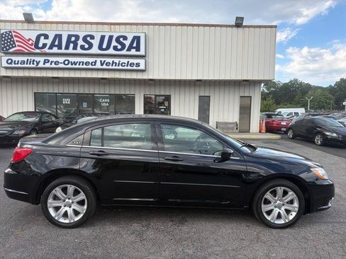 Used 2013 Chrysler 200 Touring FWD image 9