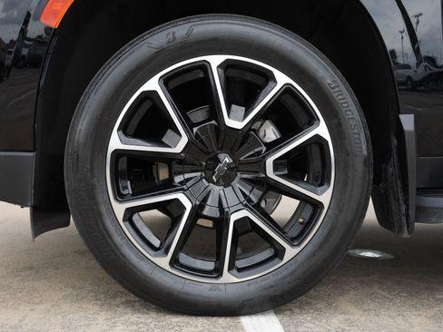 Used 2021 Chevrolet Tahoe RST w/ Luxury Package image 30